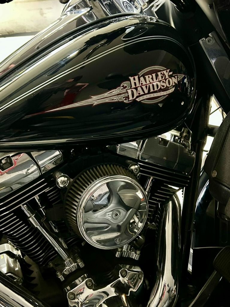 Photo HARLEY DAVIDSON GLIDE