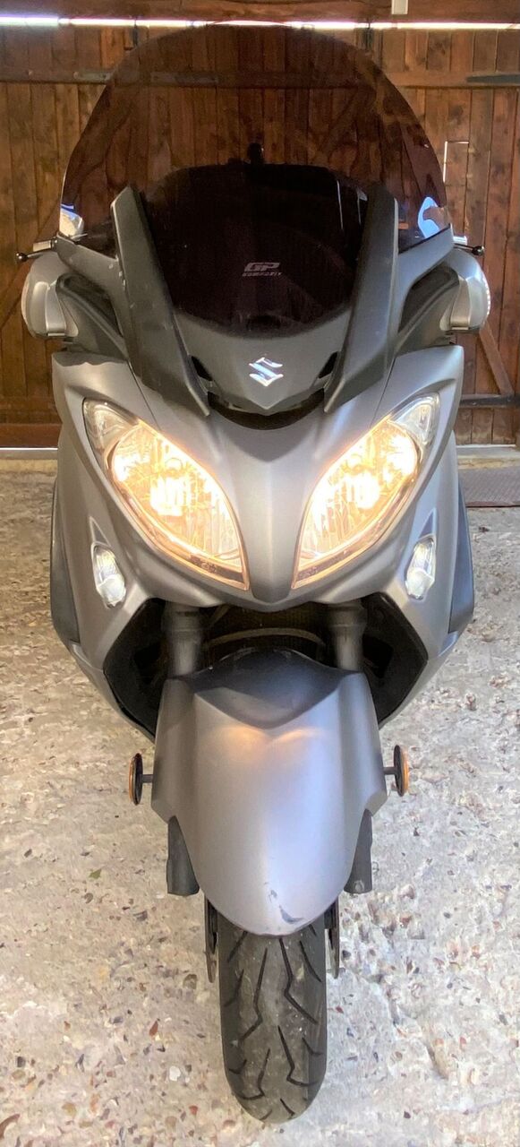 Photo SUZUKI BURGMAN 650