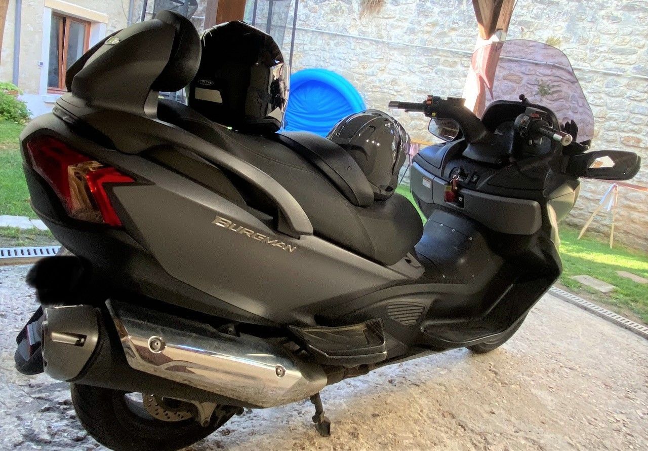 Photo SUZUKI BURGMAN 650