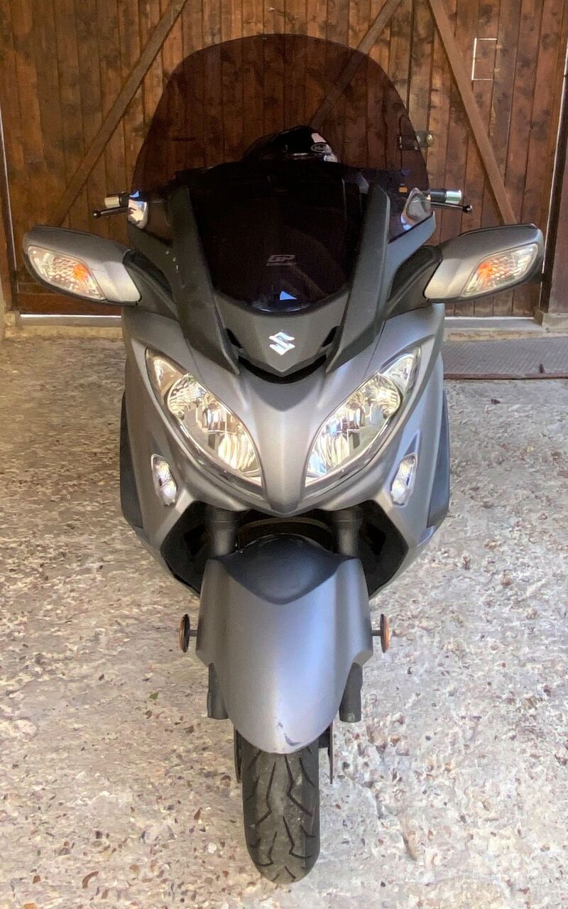 Photo SUZUKI BURGMAN 650