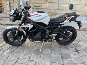 TRIUMPH STREET TRIPLE 660 S