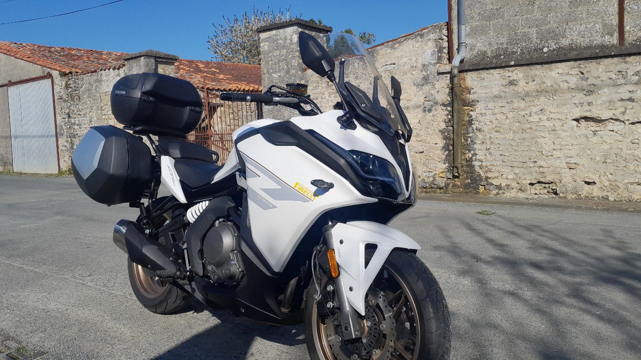 Photo CF MOTO 650 GT ABS