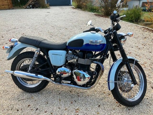Photo TRIUMPH BONNEVILLE