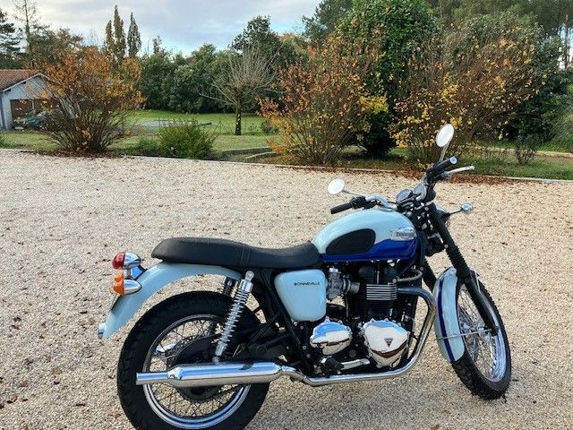 Photo TRIUMPH BONNEVILLE