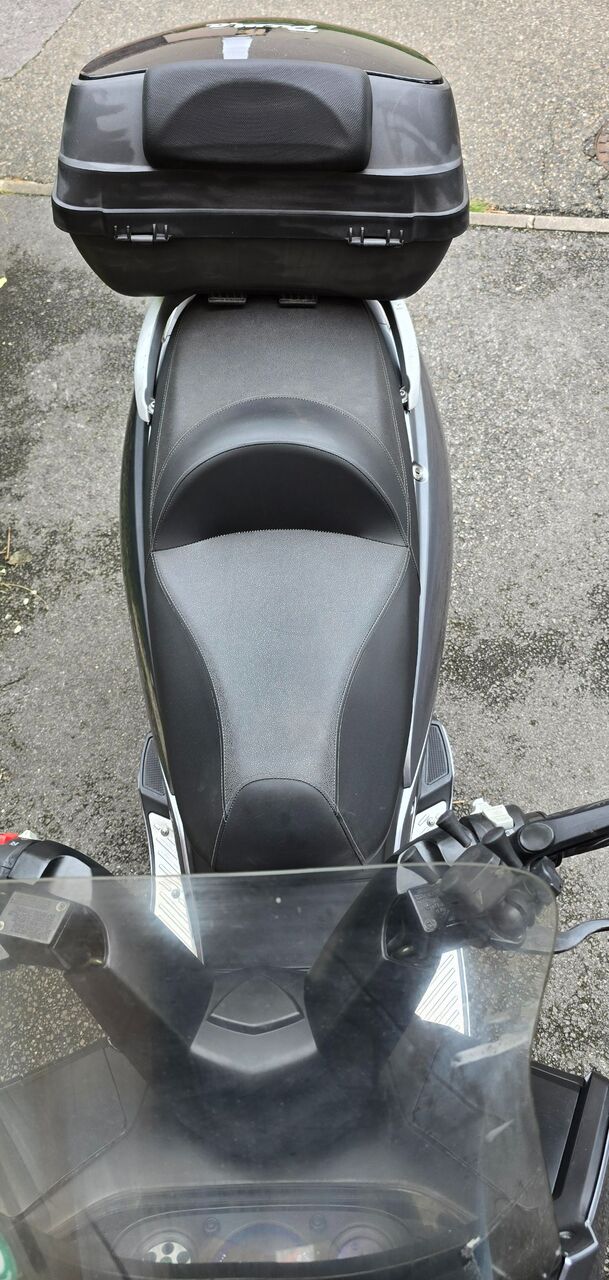 Photo YOUBEE CITY 9000 W CBS