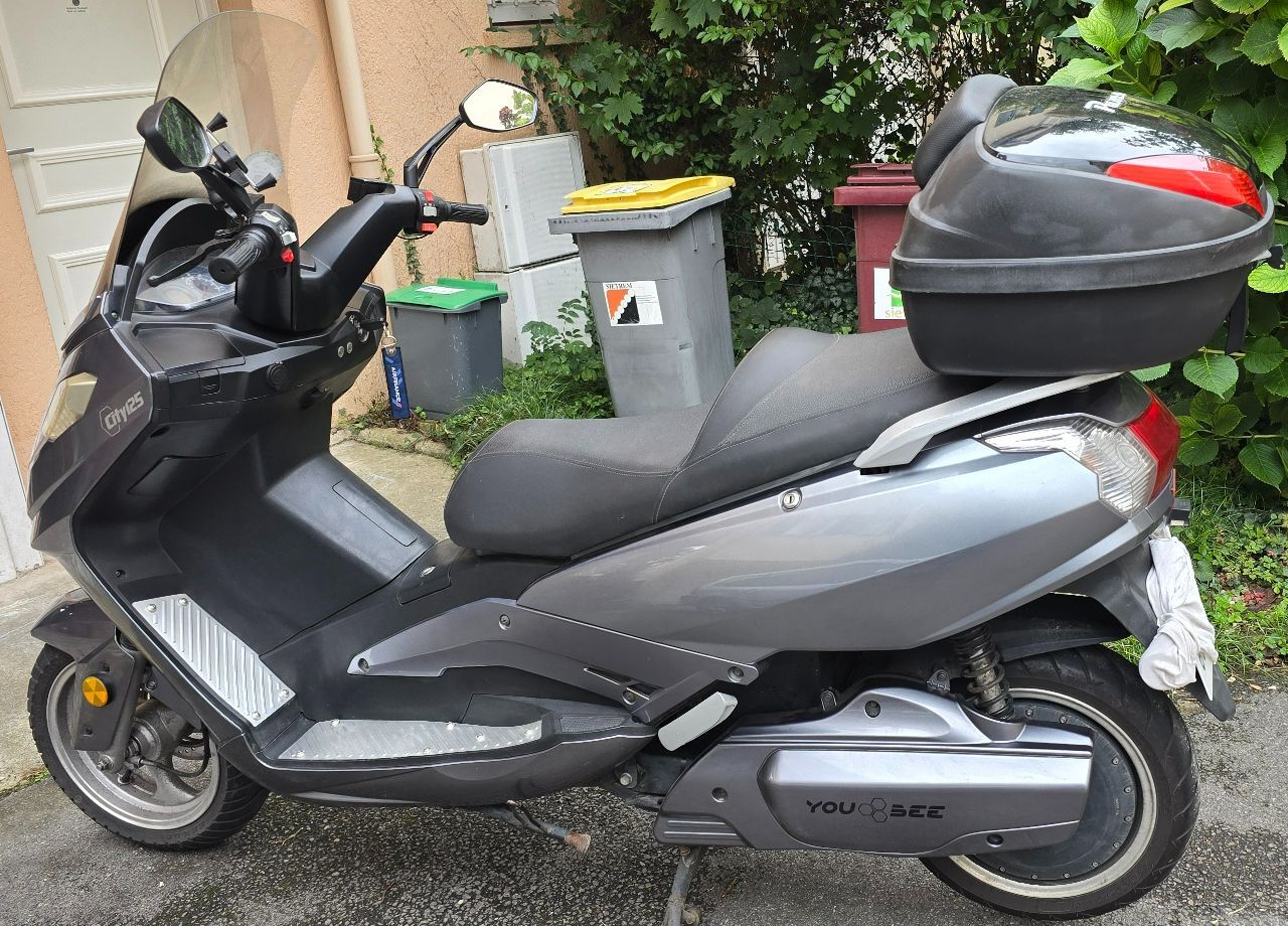 Photo YOUBEE CITY 9000 W CBS