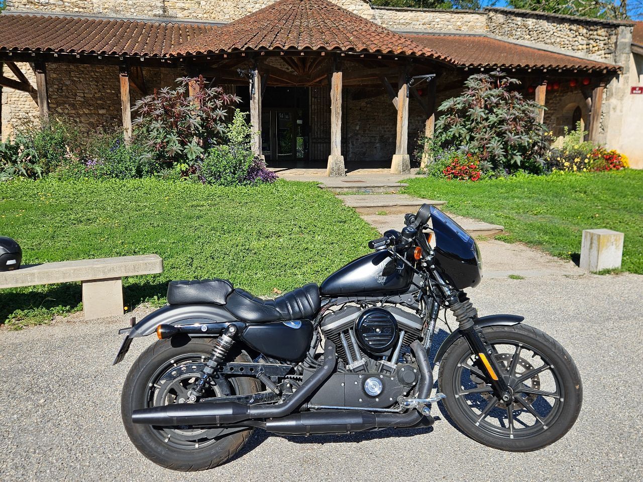 Photo HARLEY DAVIDSON 883