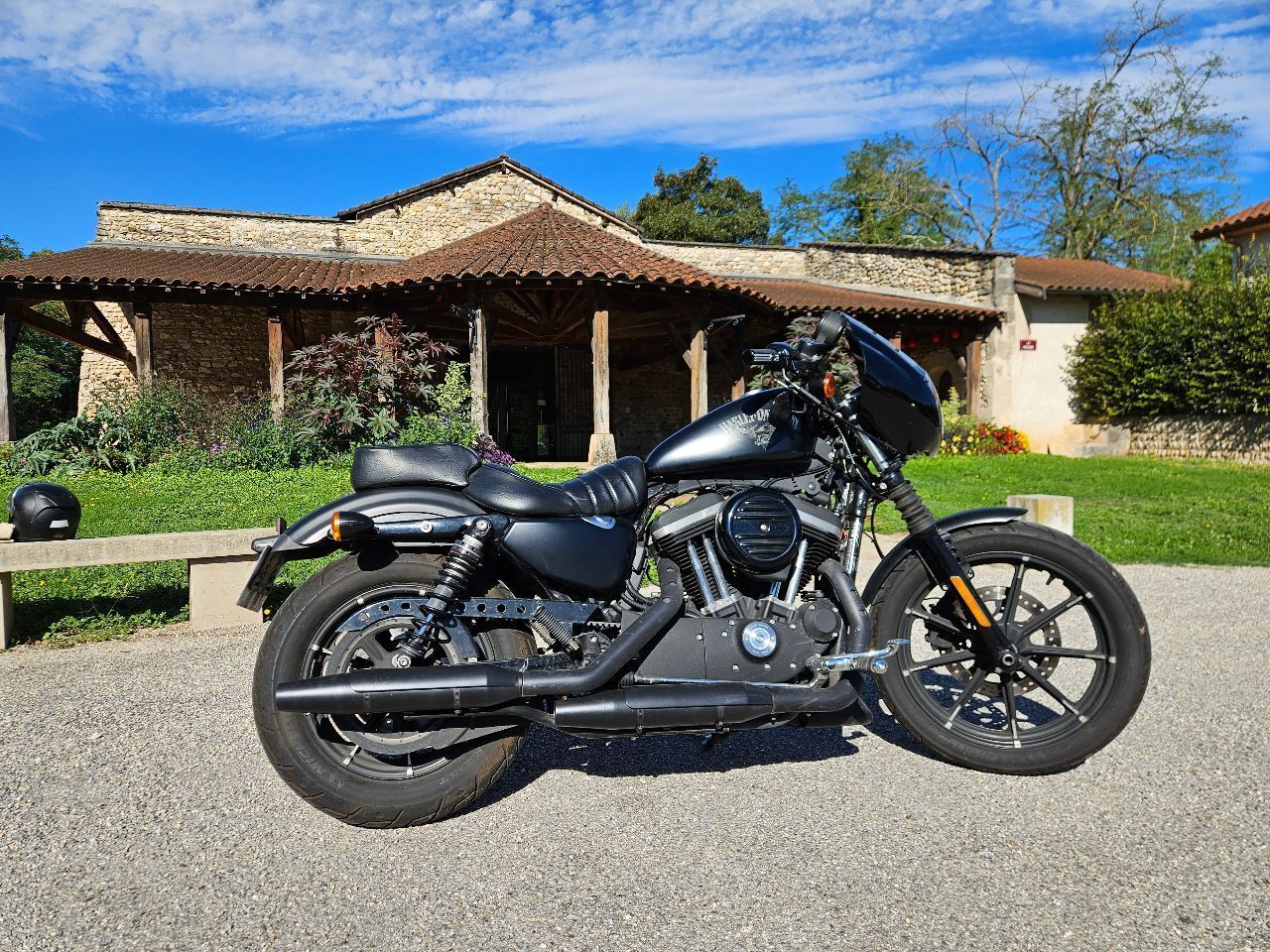 Photo HARLEY DAVIDSON 883