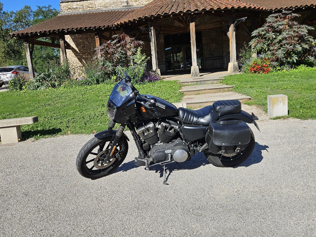 Photo HARLEY DAVIDSON 883