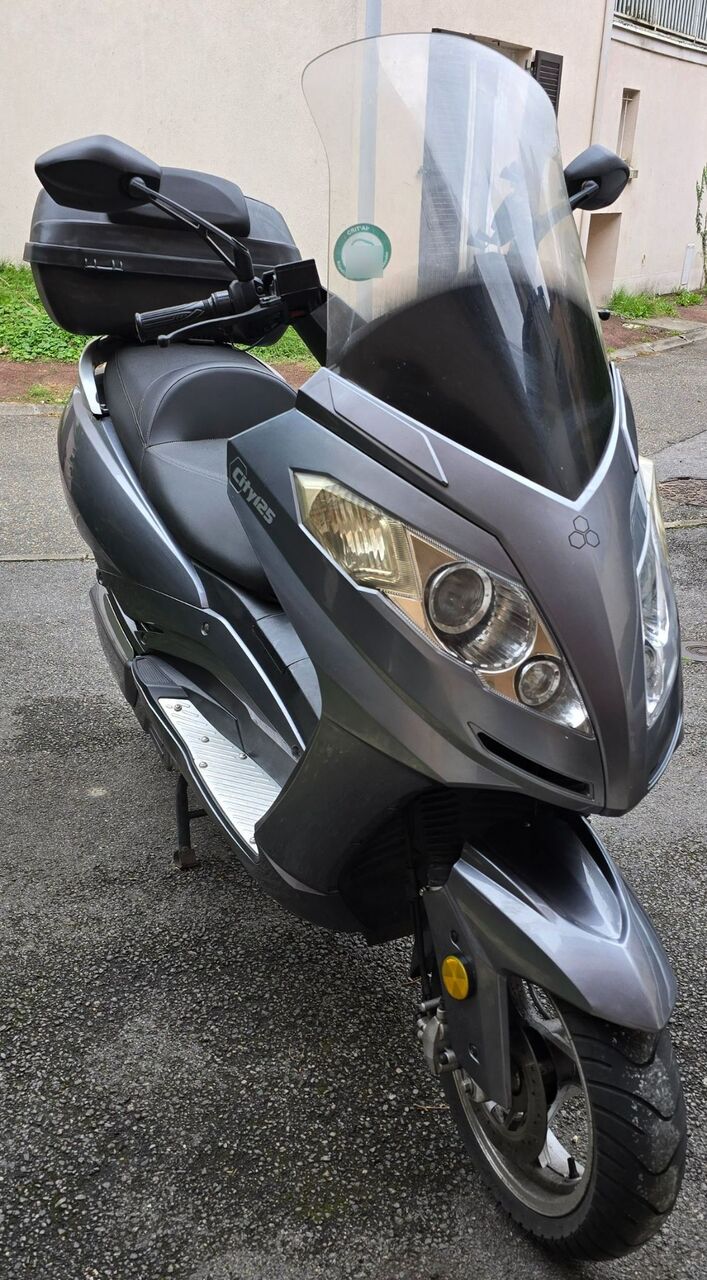 Photo YOUBEE CITY 9000 W CBS