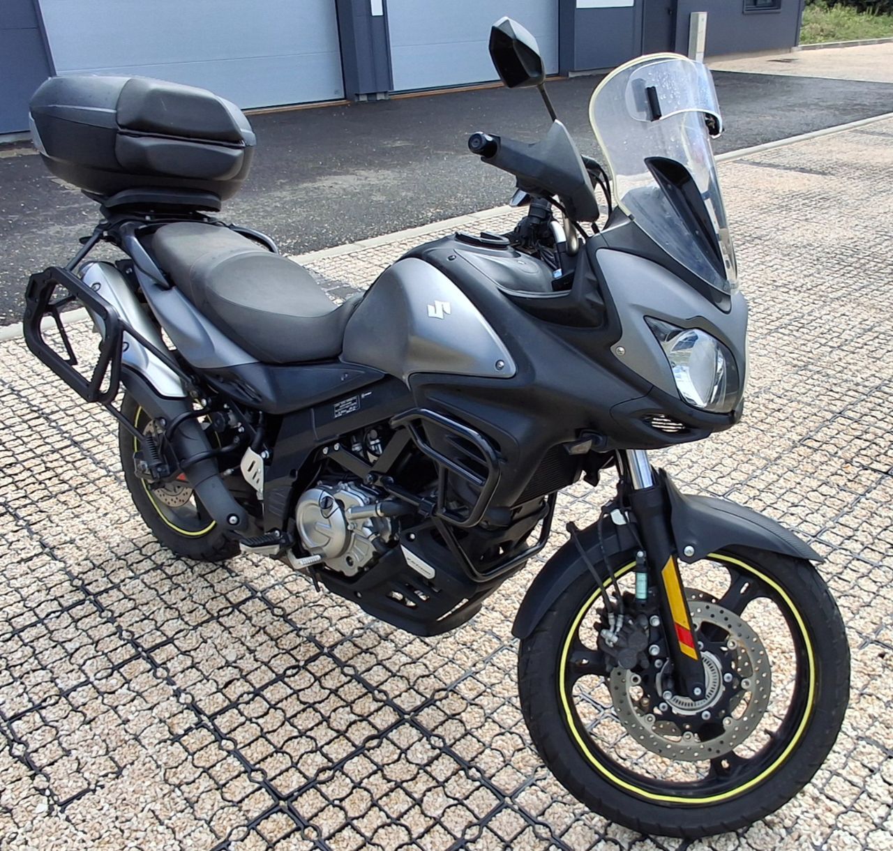 Photo SUZUKI VSTROM 650 FULL