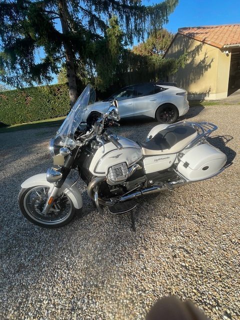 Photo MOTO GUZZI CALIFORNIA