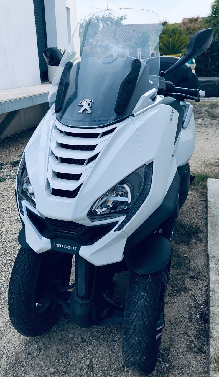 Photo PEUGEOT METROPOLIS 400