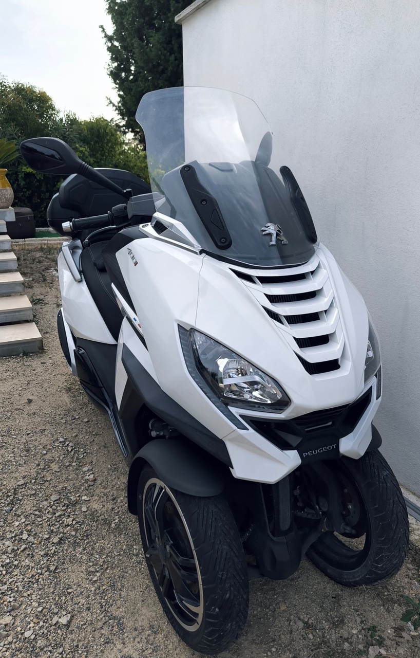 Photo PEUGEOT METROPOLIS 400