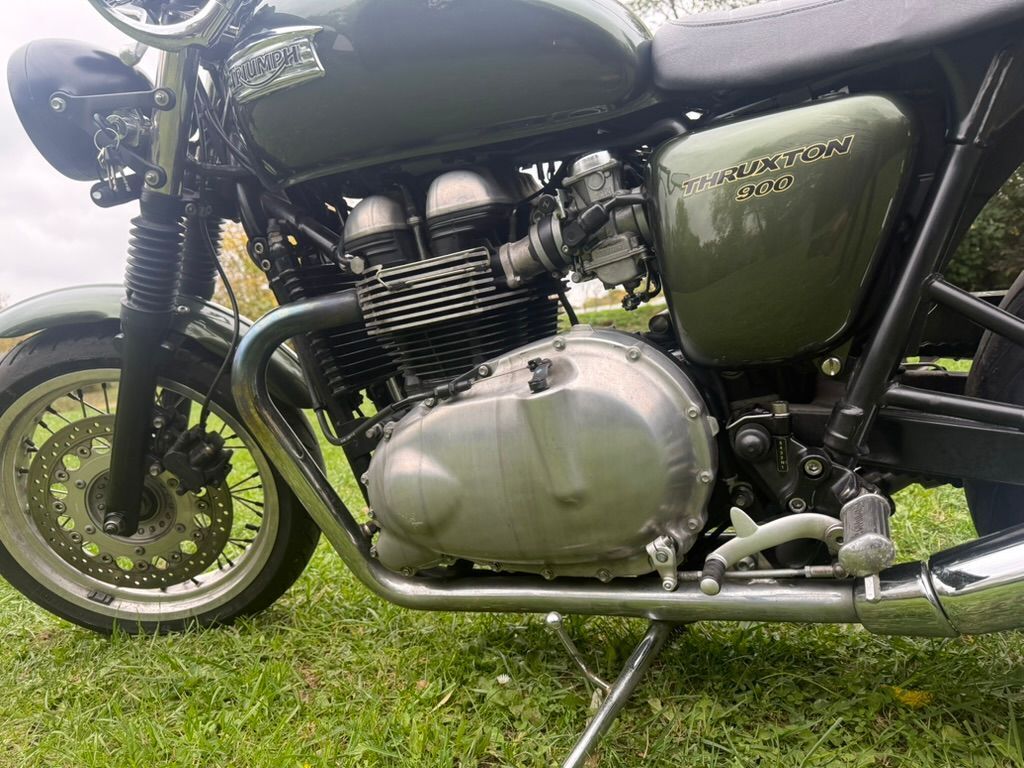 Photo TRIUMPH THRUXTON 900