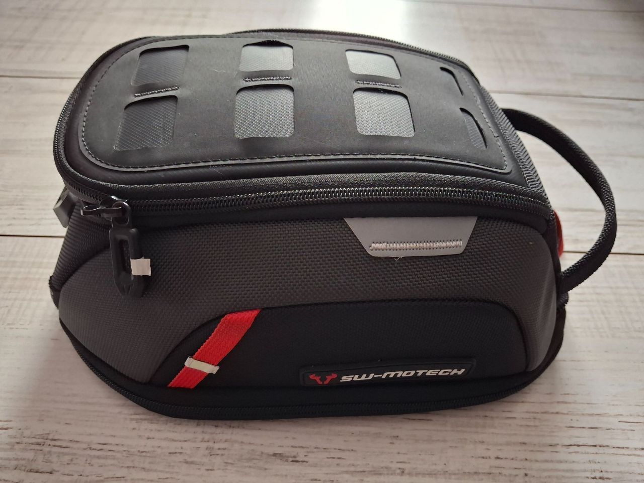 Photo HONDA CB 125 R ABS