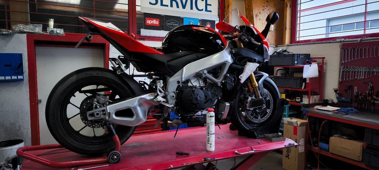 Photo APRILIA RSV4 1100 ABS