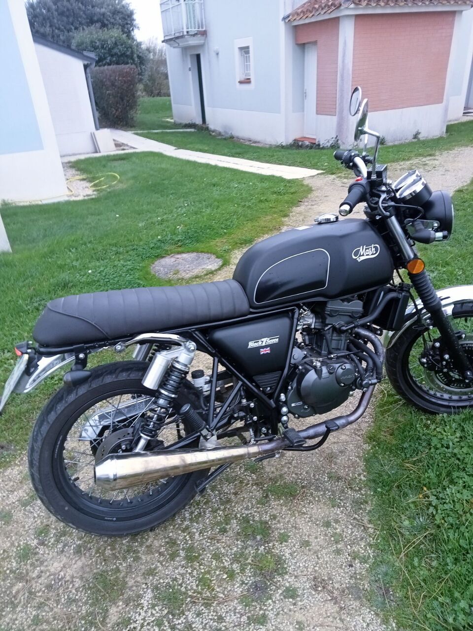 Photo MASH BLACK SEVEN 125