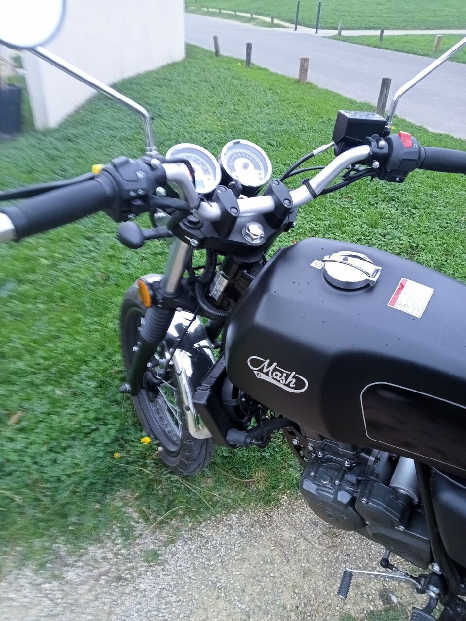 Photo MASH BLACK SEVEN 125