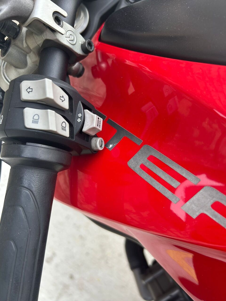 Photo DUCATI MONSTER 937+ A2