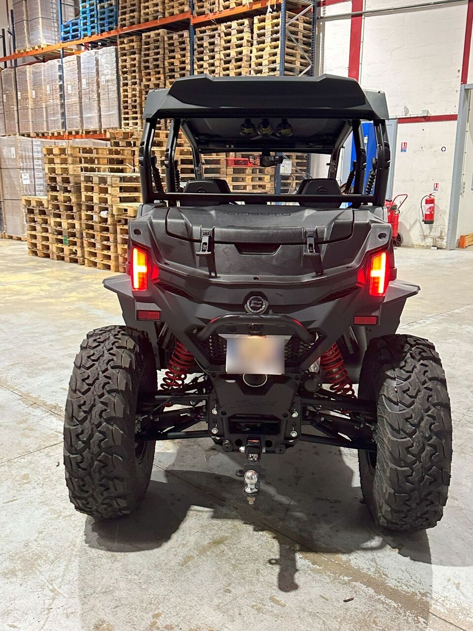 Photo CF MOTO + PLATEAU 950