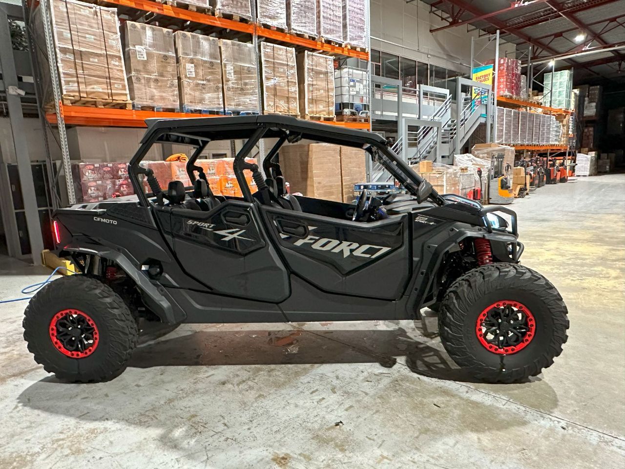 Photo CF MOTO + PLATEAU 950