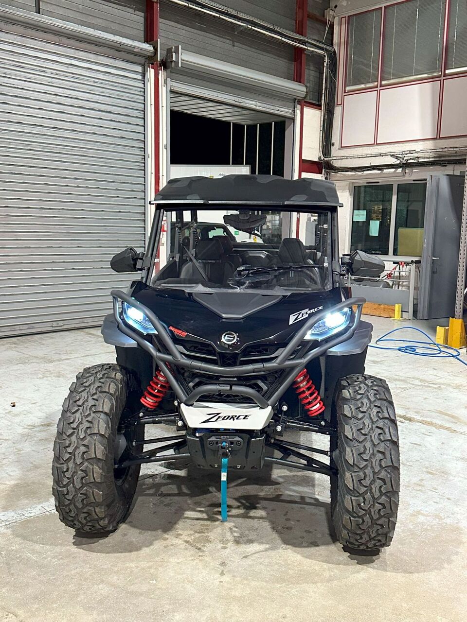 Photo CF MOTO + PLATEAU 950