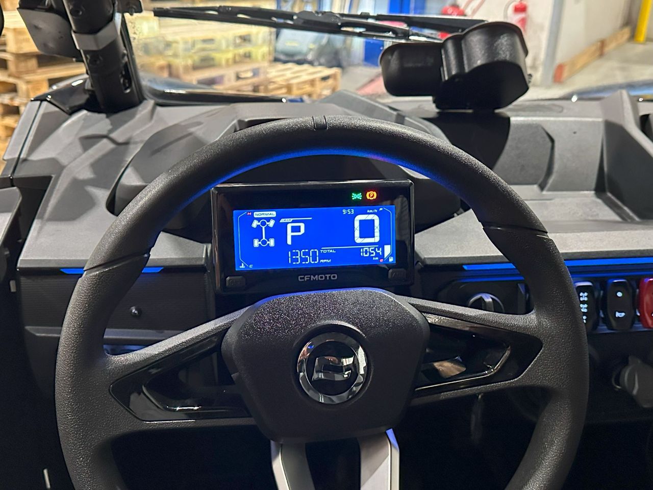 Photo CF MOTO + PLATEAU 950