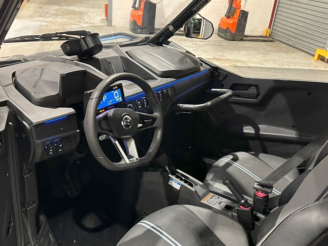 Photo CF MOTO + PLATEAU 950