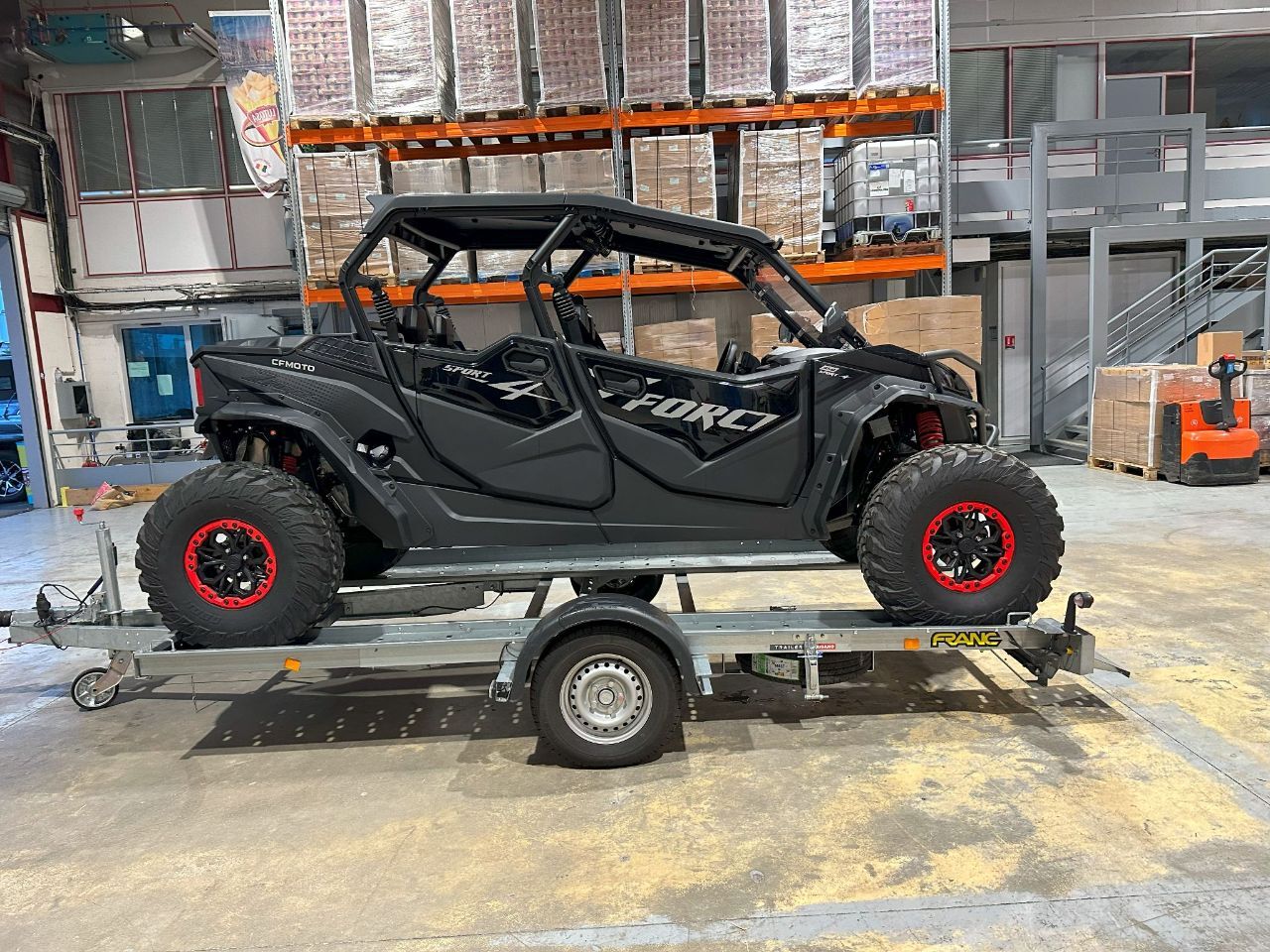 Photo CF MOTO + PLATEAU 950