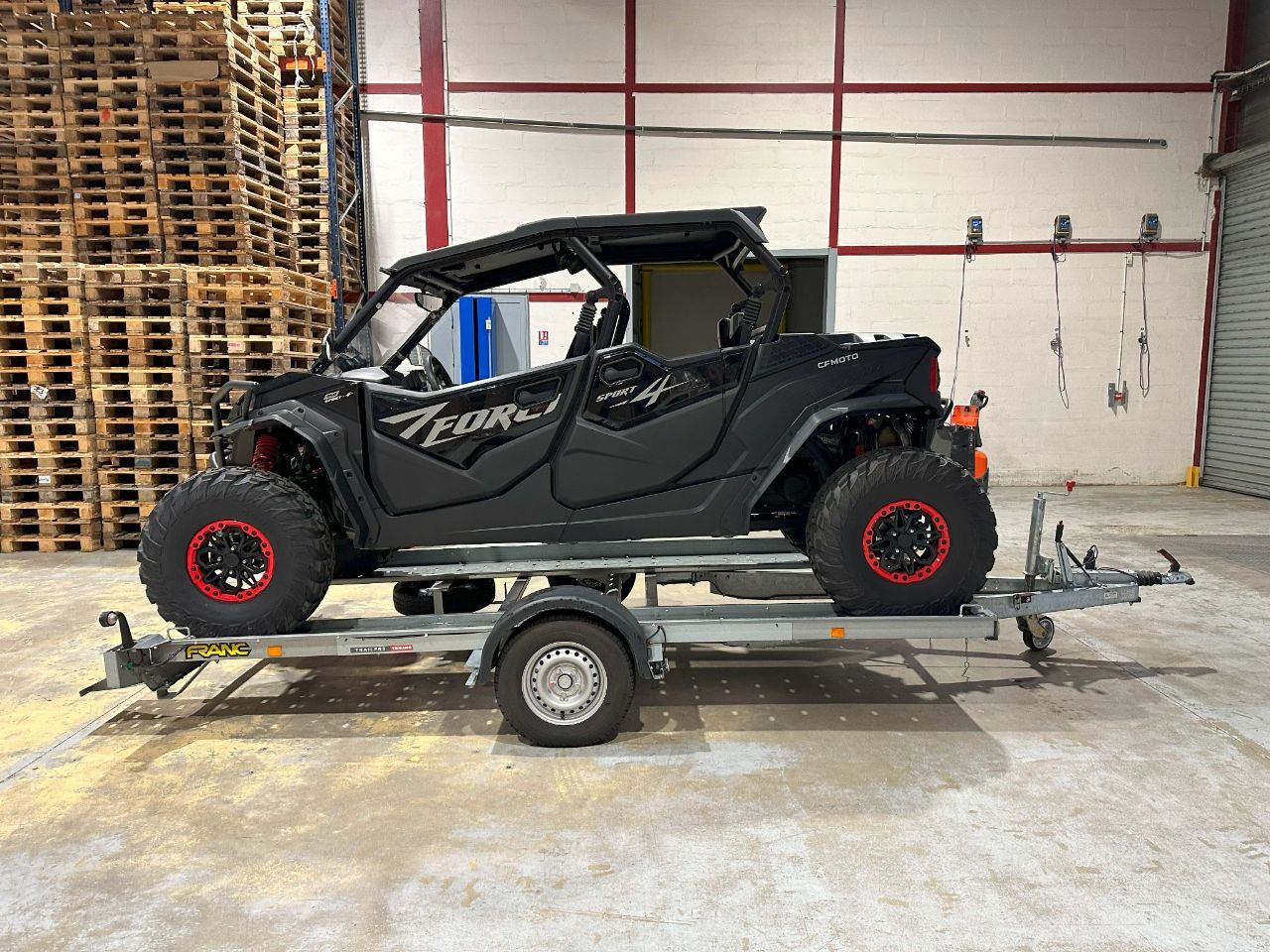 Photo CF MOTO + PLATEAU 950