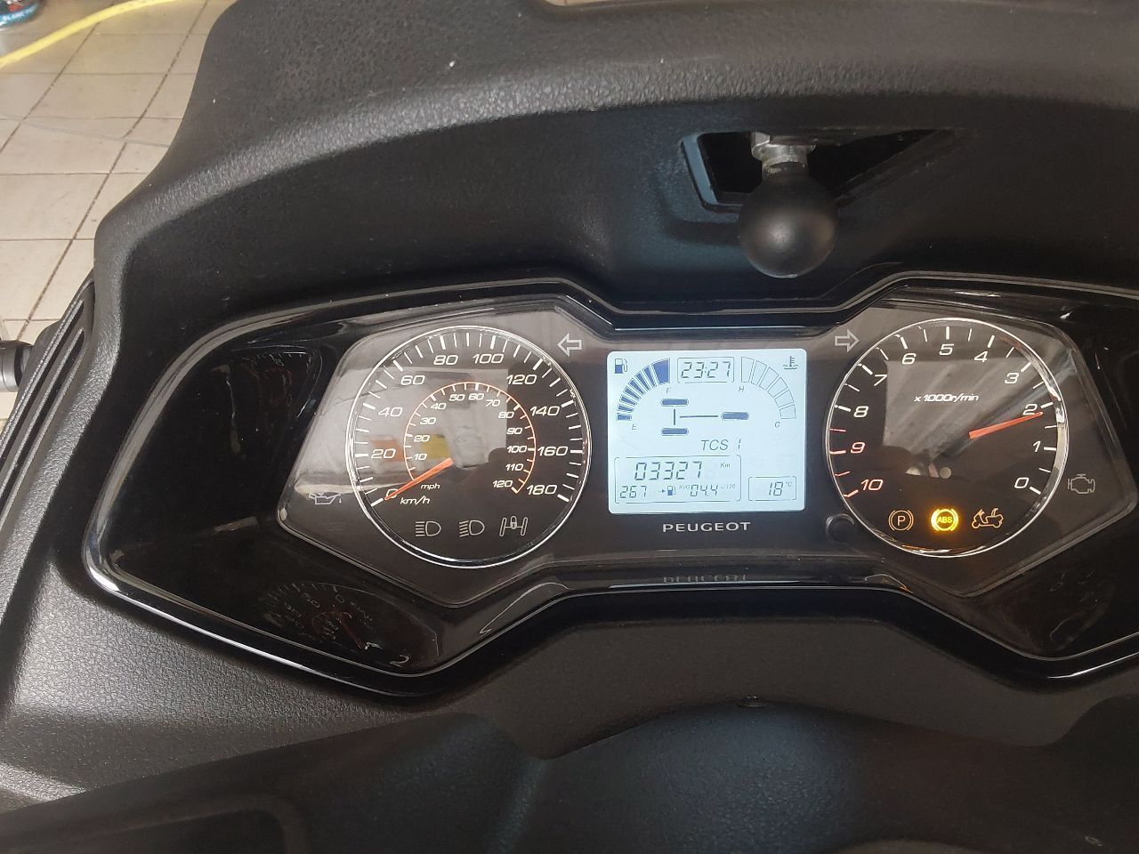 Photo PEUGEOT METROPOLIS 400