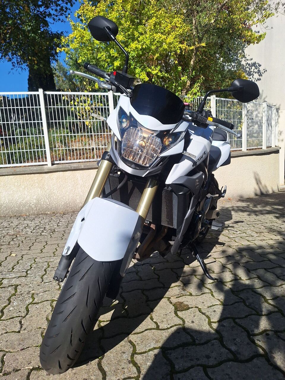 Photo SUZUKI GSR 750 FULL
