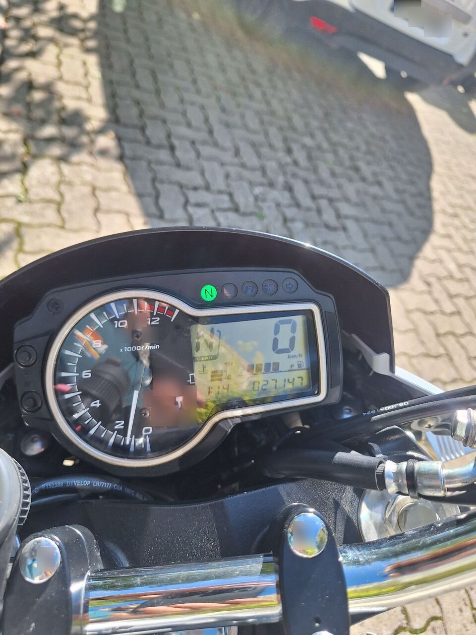 Photo SUZUKI GSR 750 FULL