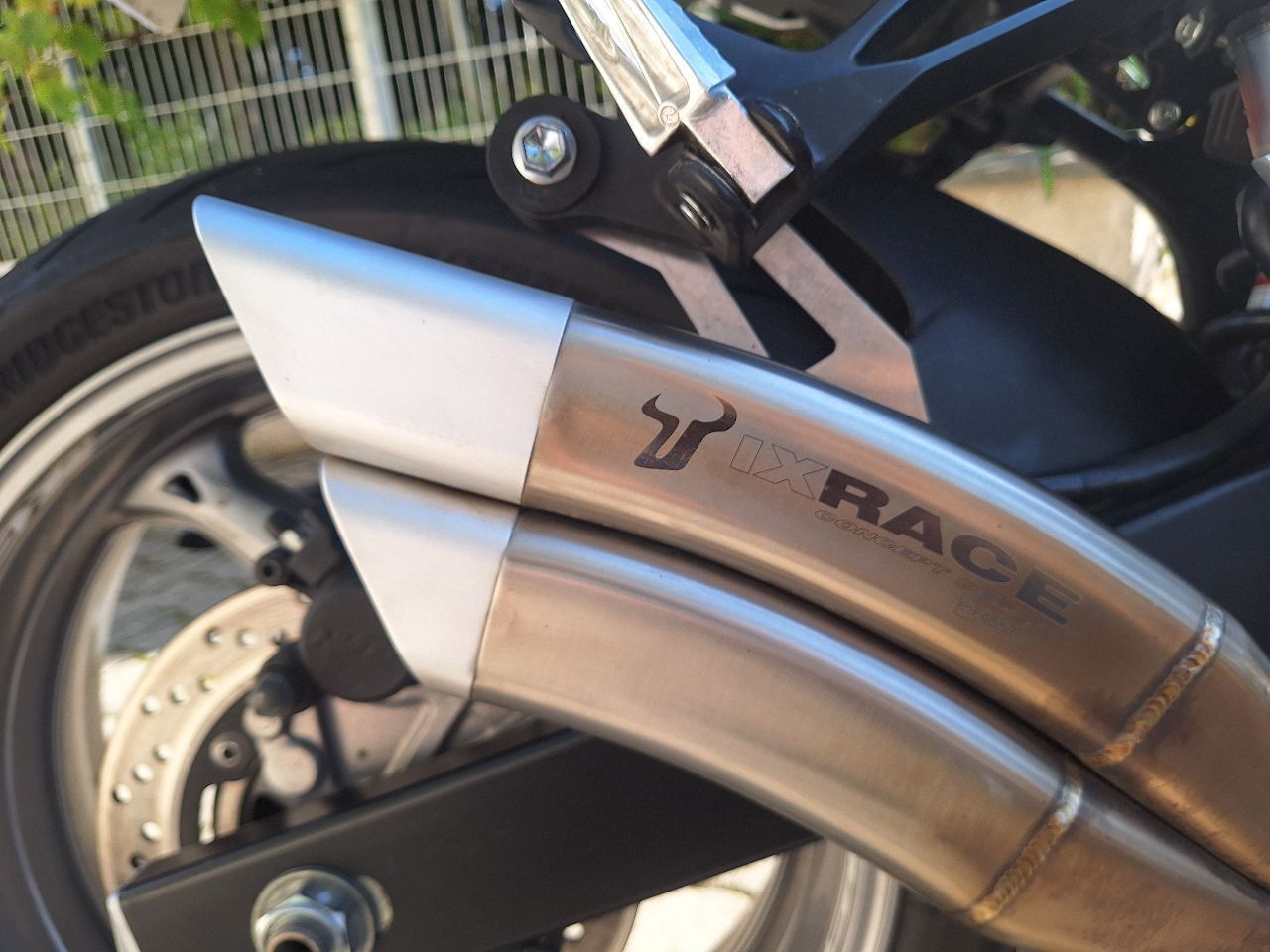 Photo SUZUKI GSR 750 FULL