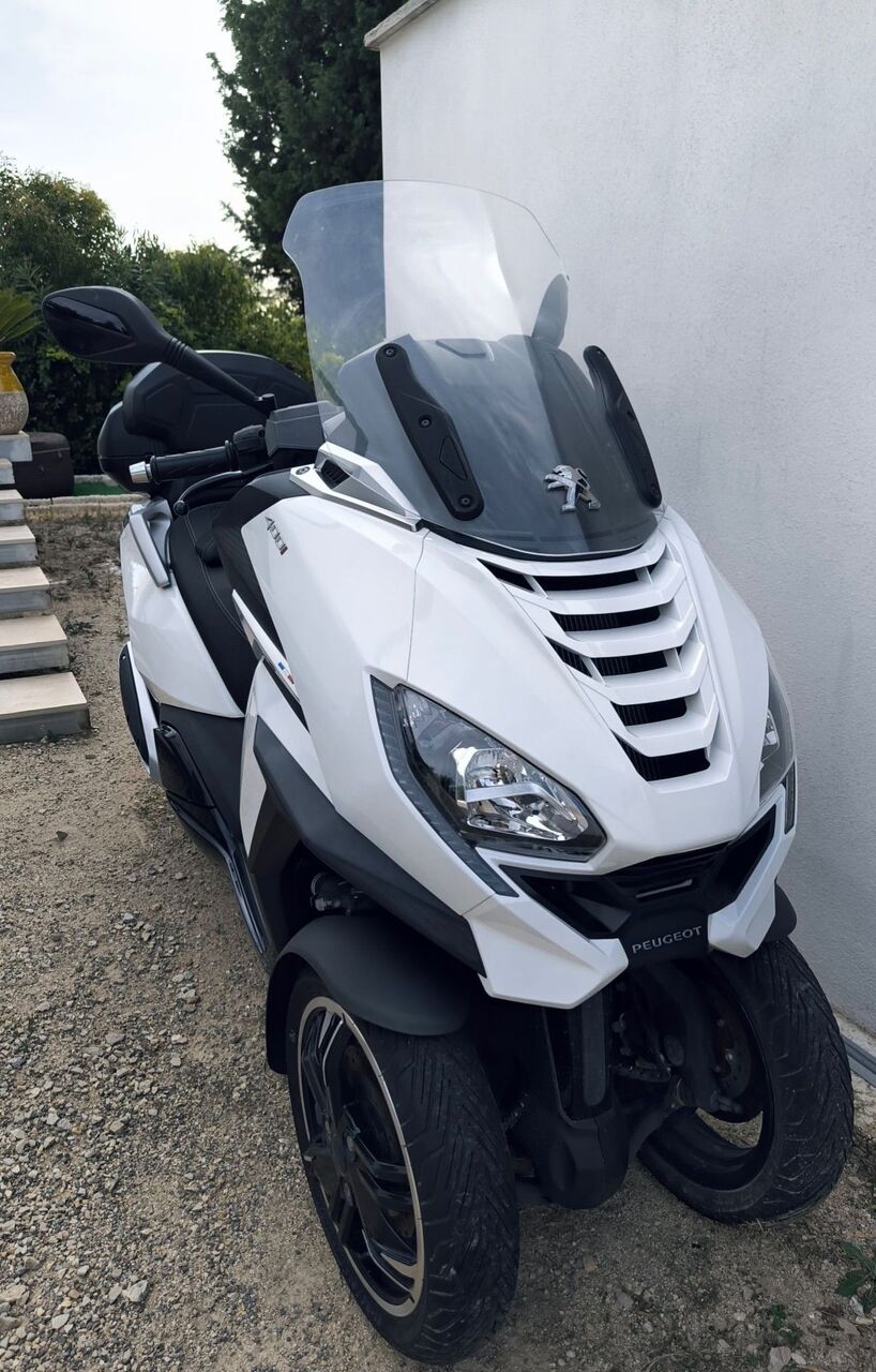 Photo PEUGEOT METROPOLIS 400