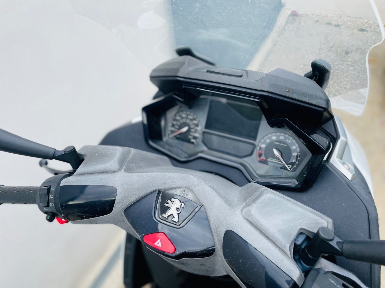 Photo PEUGEOT METROPOLIS 400