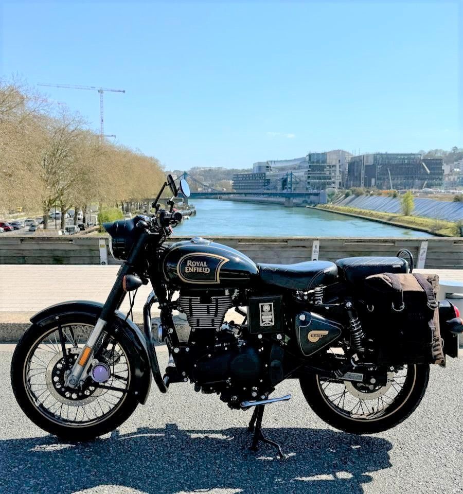 Photo ROYAL ENFIELD BULLET -