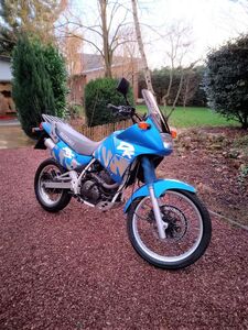 SUZUKI DR 650 RS