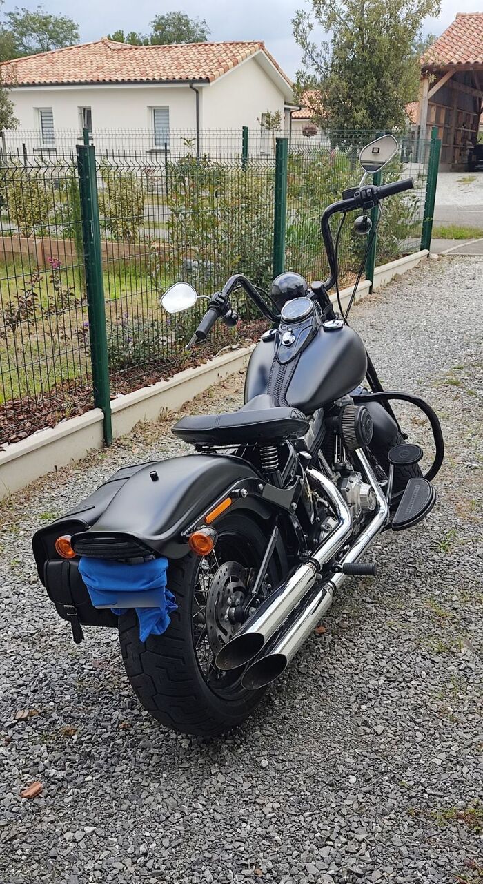 Photo HARLEY DAVIDSON CROSS