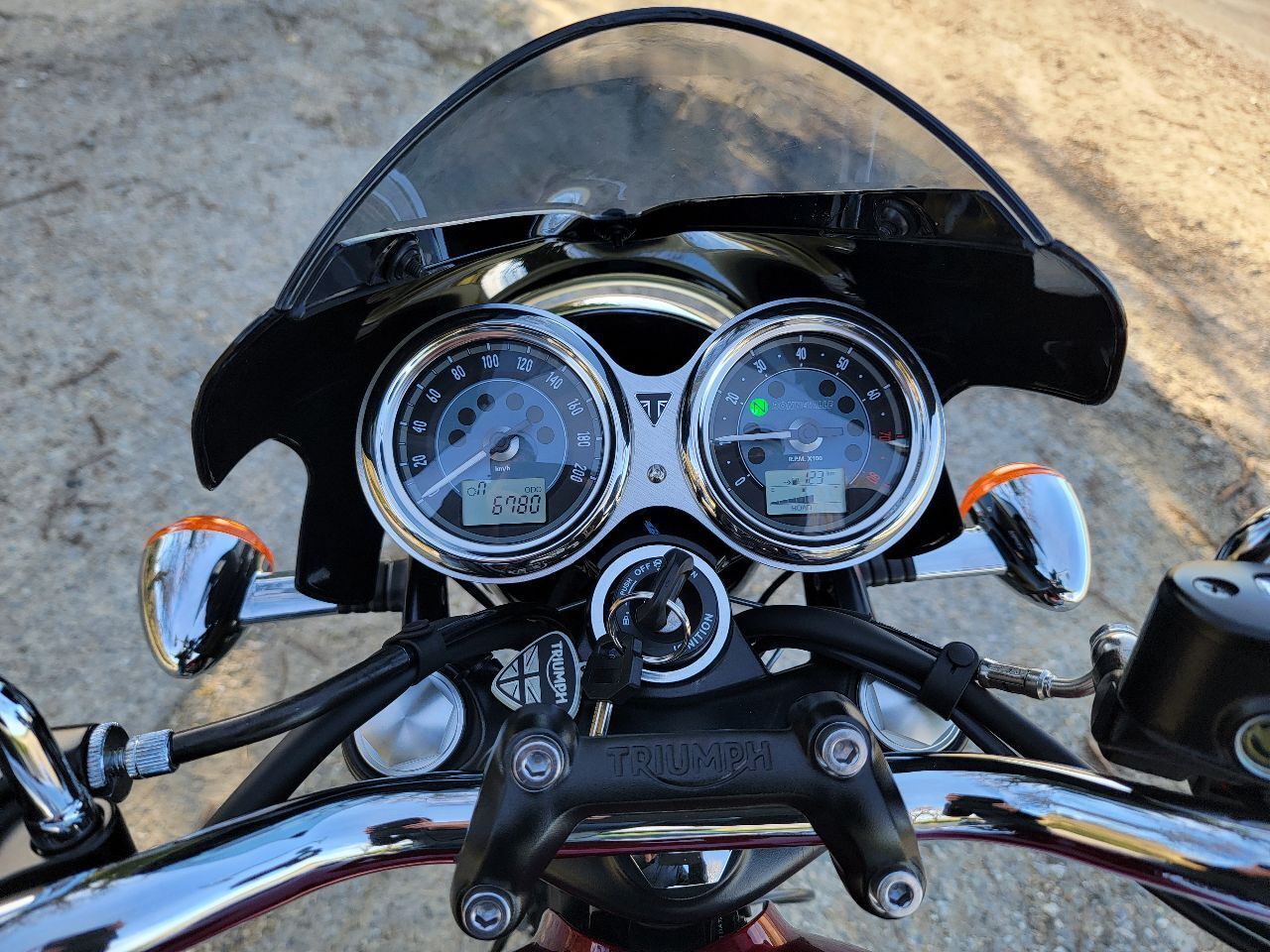 Photo TRIUMPH BONNEVILLE ABS