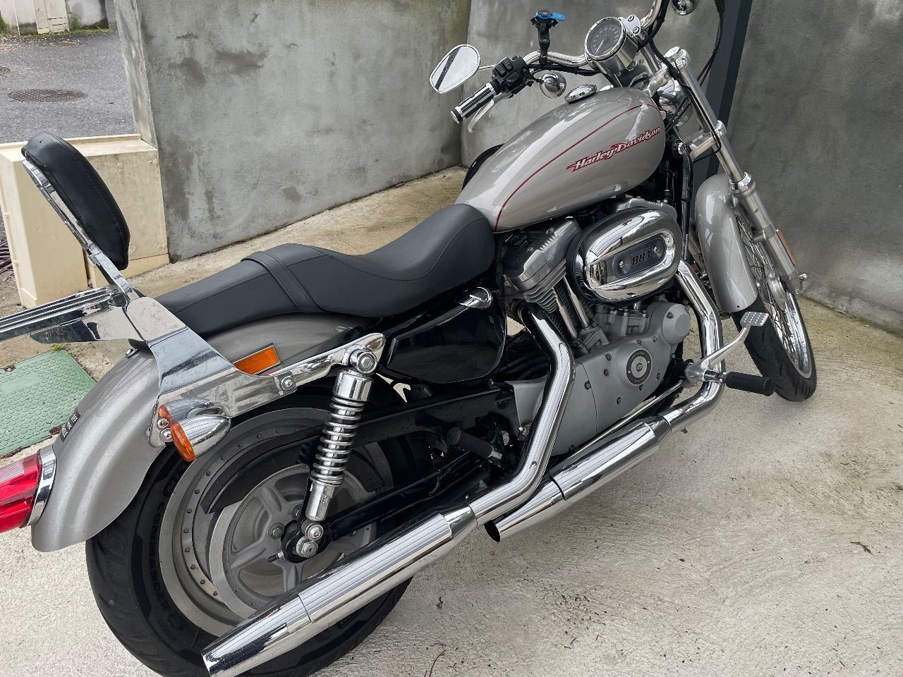 Photo HARLEY DAVIDSON 883