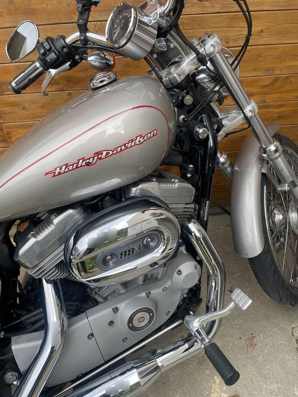 Photo HARLEY DAVIDSON 883