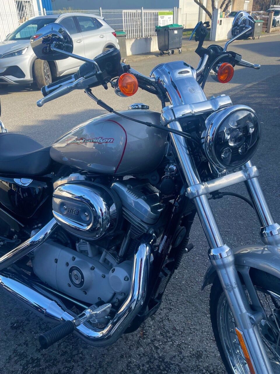 Photo HARLEY DAVIDSON 883