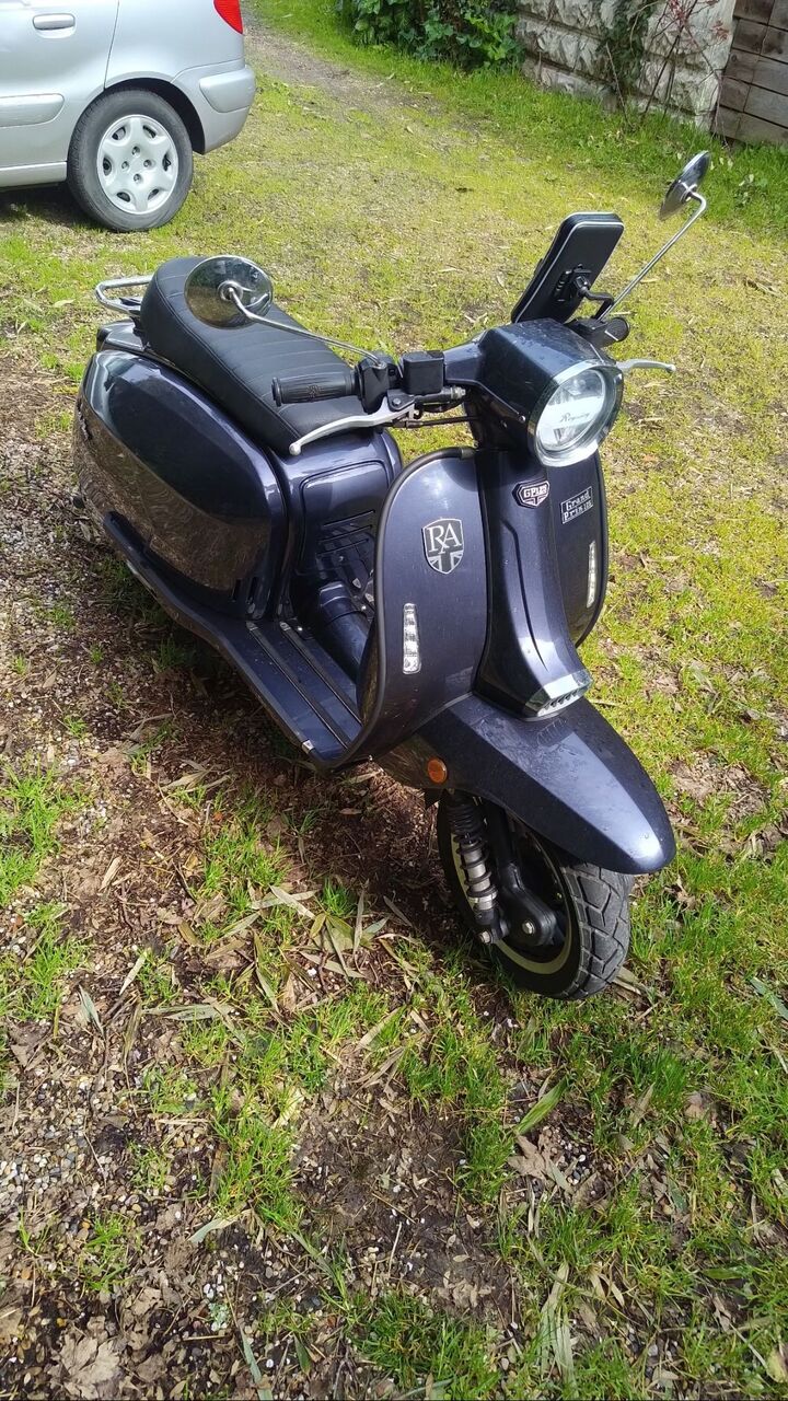 Photo ROYAL ALLOY 125 GP