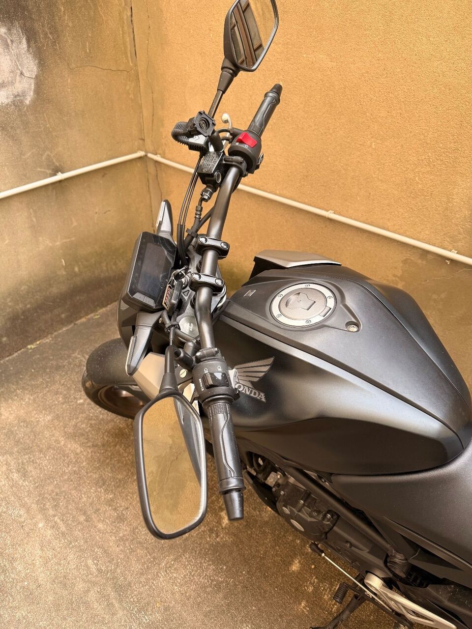 Photo HONDA CB 125 R ABS