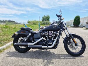 HARLEY DAVIDSON STREET BOB 1690