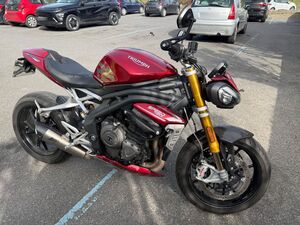 TRIUMPH SPEED TRIPLE 1200 RS