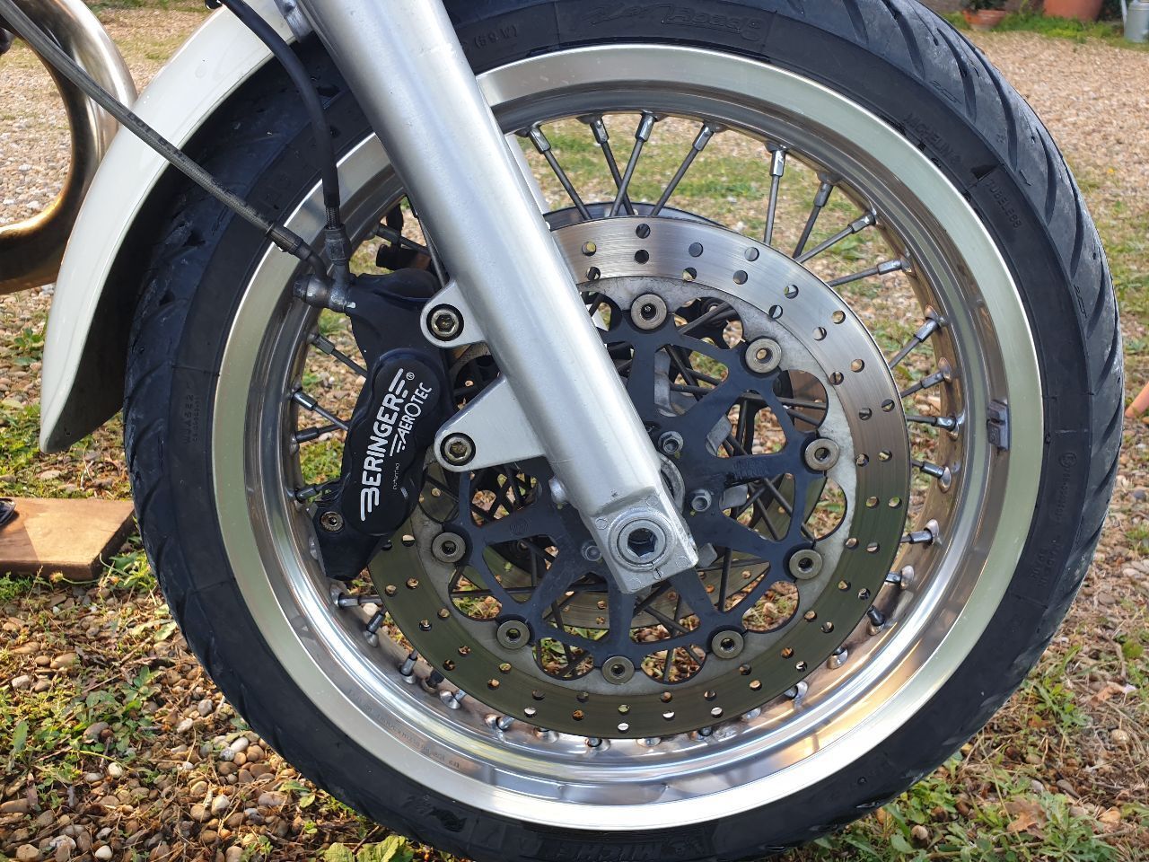 Photo MOTO GUZZI 940