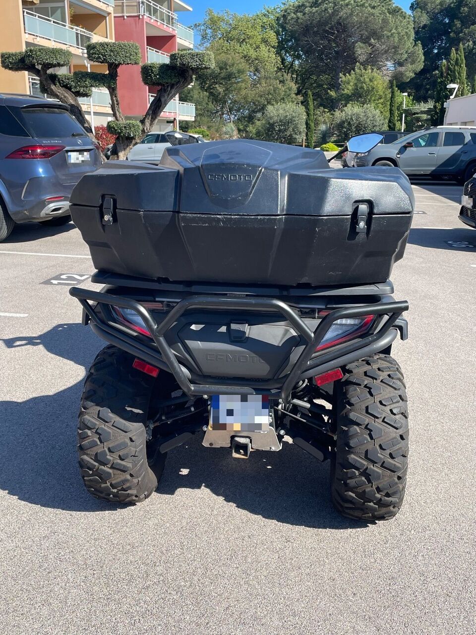 Photo CF MOTO AVEC COFFRE